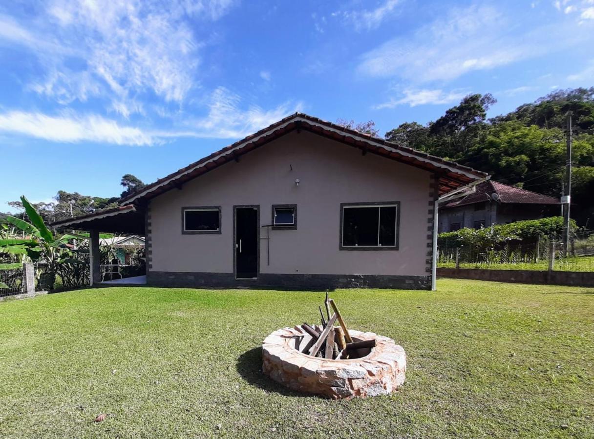 Casa Rosa Lumiar, Cachoeira Particular E Fazendinha Bagian luar foto